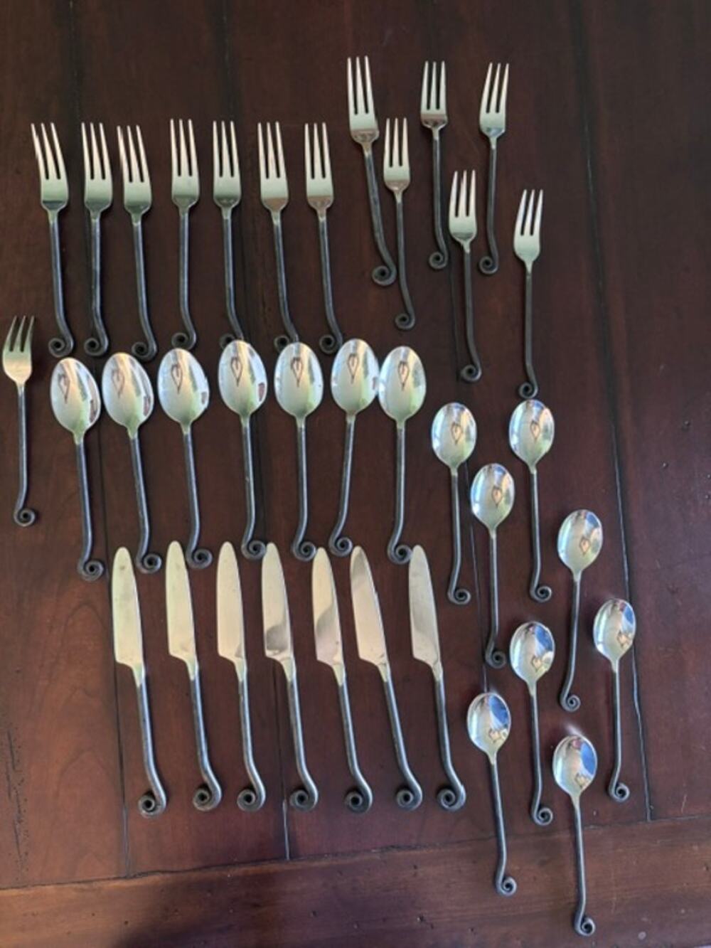 Gourmet Settings Treble Clef GS 18/10 Flatware 36 Pc Black Coil Handle Set